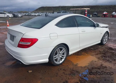 2012 Mercedes-Benz C 350 Sport из США, поврежденный, VIN WDDGJ5HB4CF734985